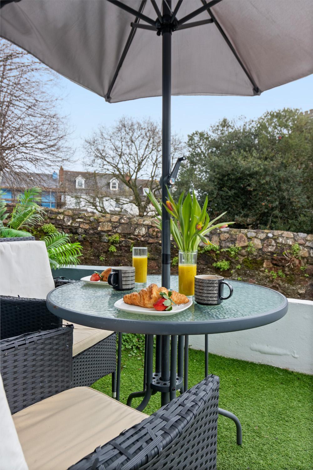 Stylish 2 Bed Apartment Near Beach, Parking, Wifi, Netflix Teignmouth Dış mekan fotoğraf
